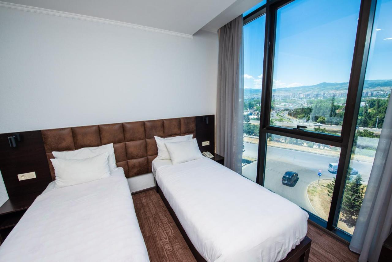 Hotel Shine Palace Tbiliszi Kültér fotó