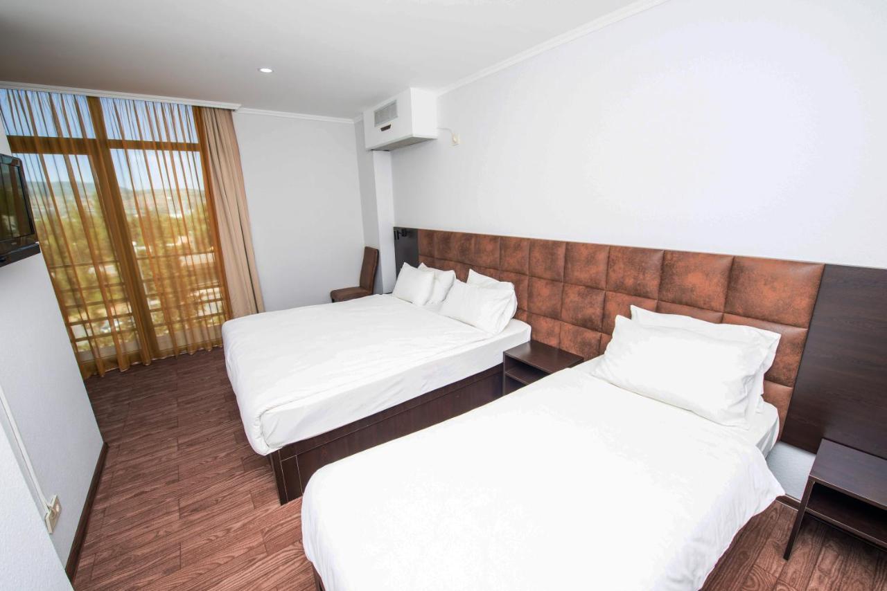 Hotel Shine Palace Tbiliszi Kültér fotó