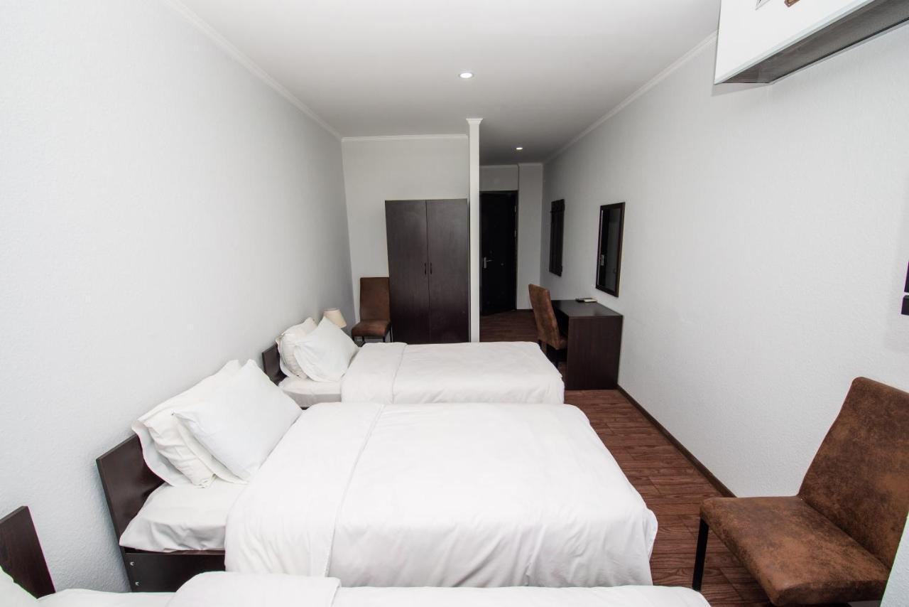 Hotel Shine Palace Tbiliszi Kültér fotó