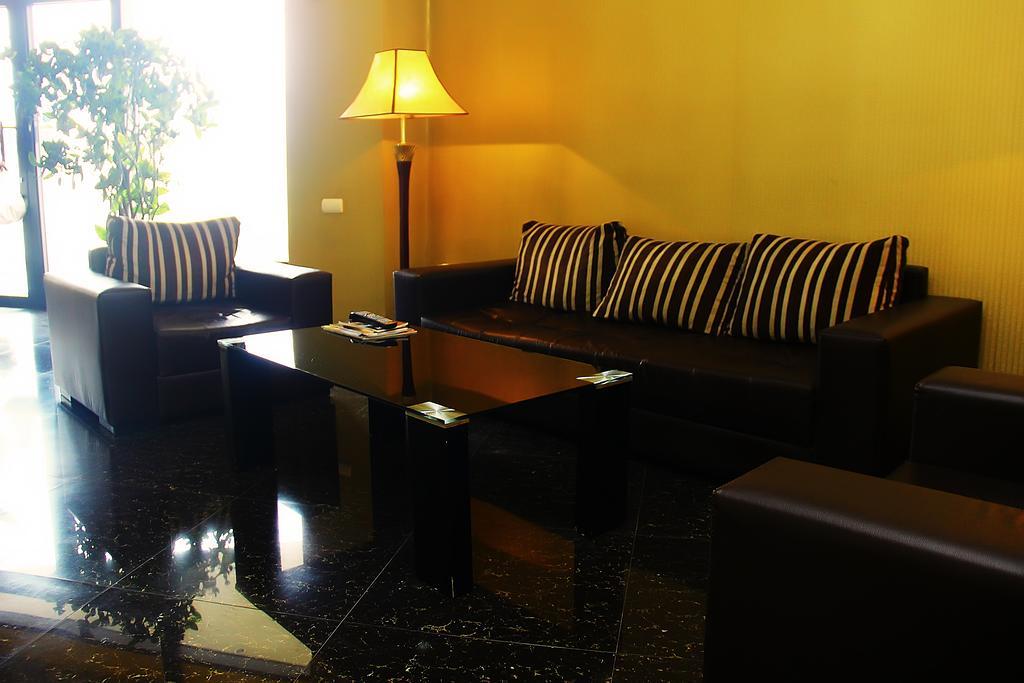 Hotel Shine Palace Tbiliszi Kültér fotó