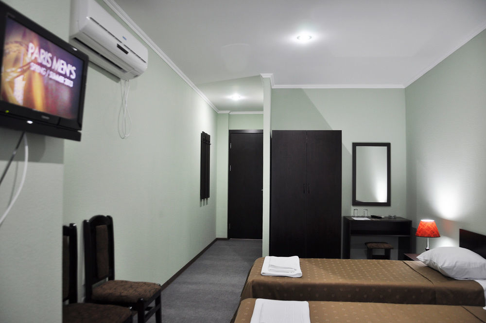 Hotel Shine Palace Tbiliszi Kültér fotó