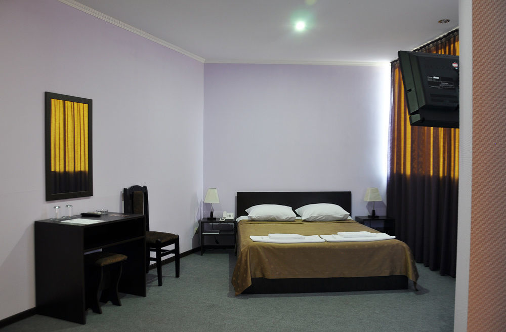 Hotel Shine Palace Tbiliszi Kültér fotó